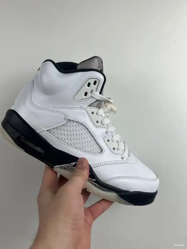 Cheap TBK 5 DD0587-110 AIR JORDAN 'WHITE RETRO BLACK' 0622